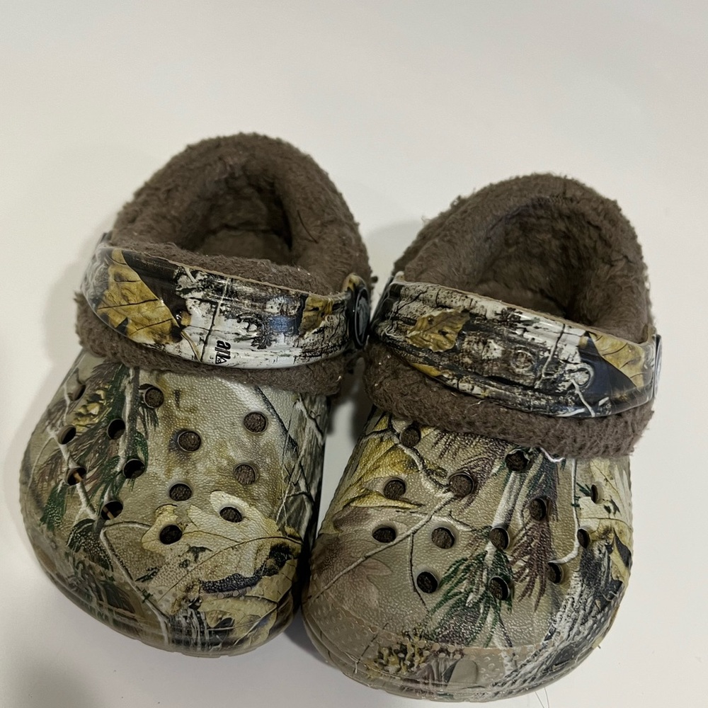 Fuzzy Camo baby Crocs